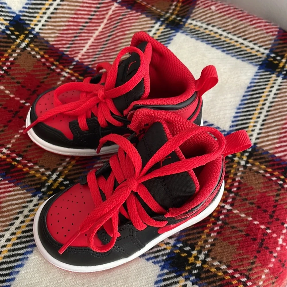 Jordan 1 - Picture 3 of 5